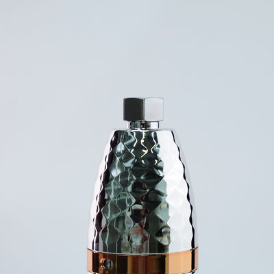 Système de filtrage de douche hydro-carbone pur portatif pour basse pression d'eau